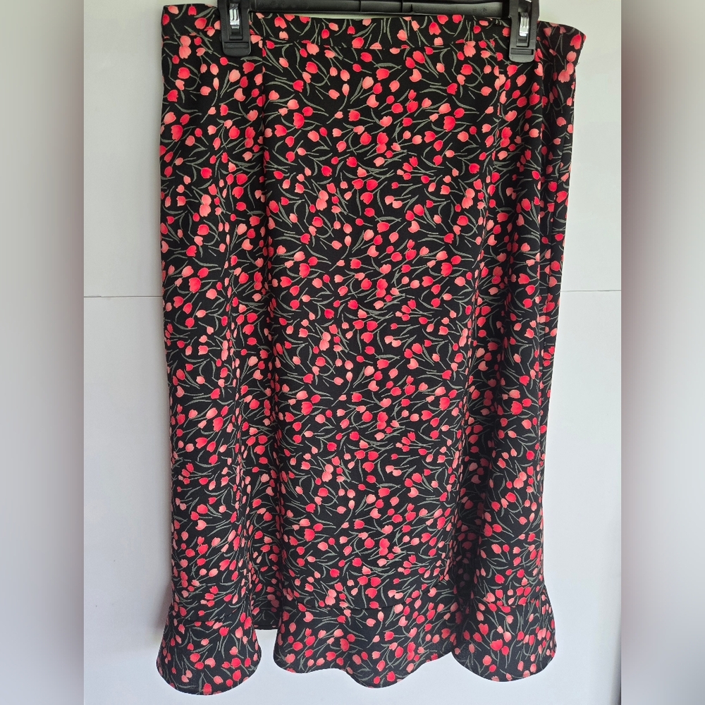 DRESSBARN Black and Red Floral Print Tulip design Midi Skirt
